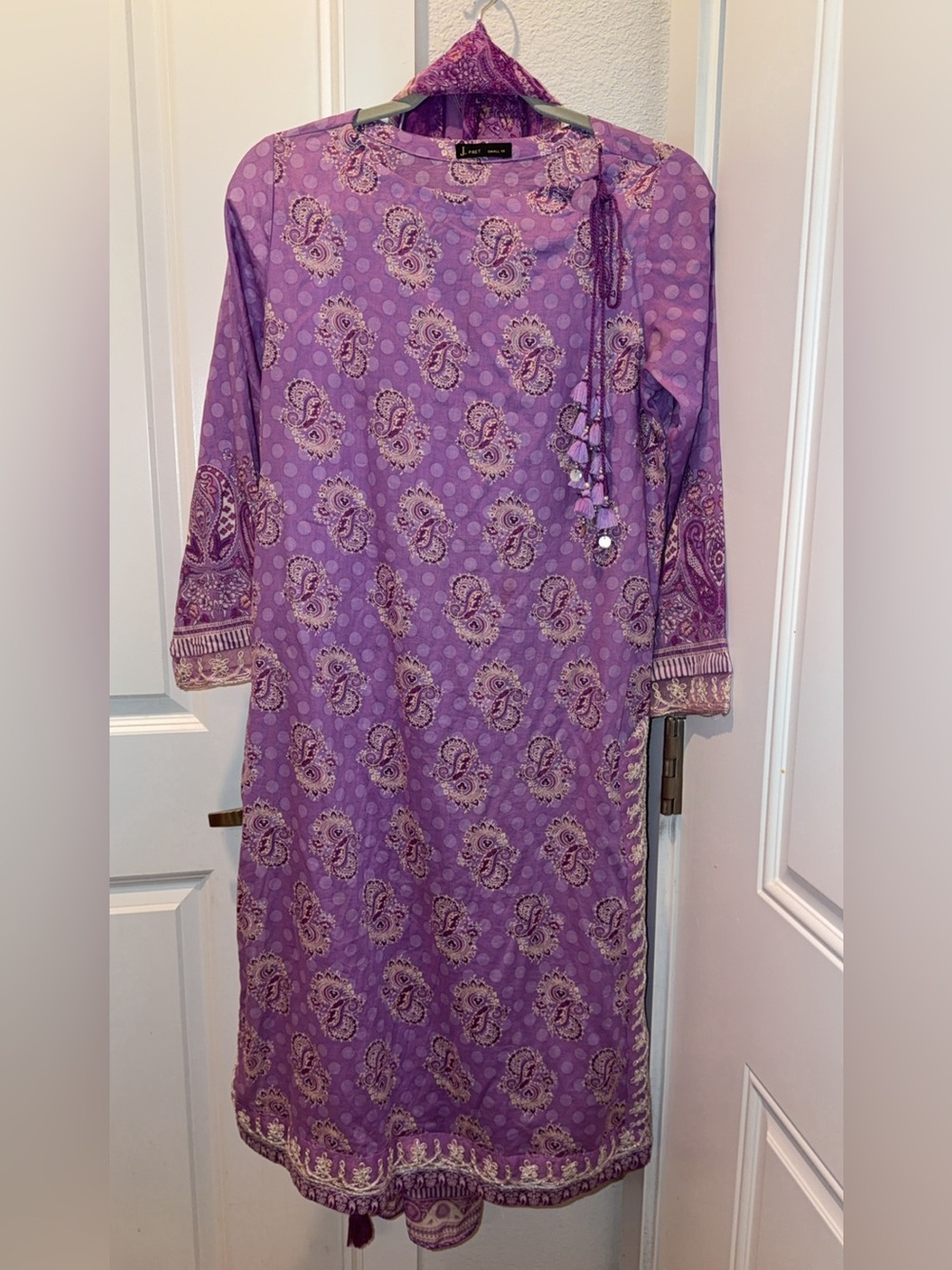 Junaid jamshed 3pcs Dress pure lawn suit with Tassel Detail and chiffon duppata